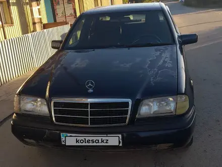 Mercedes-Benz C 200 1994 года за 1 790 000 тг. в Семей – фото 3