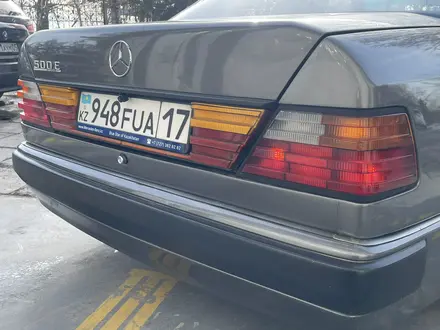 Mercedes-Benz E 260 1988 года за 2 800 000 тг. в Шымкент – фото 7