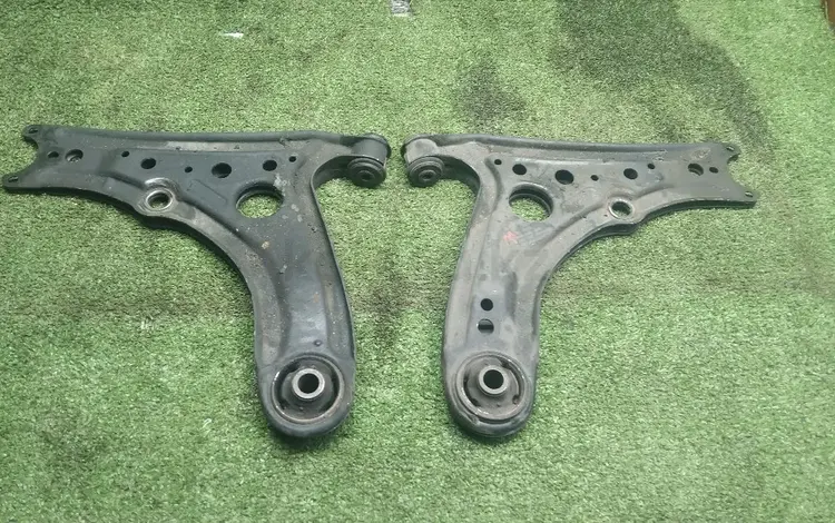Рычаг передний за 8 000 тг. в Алматы