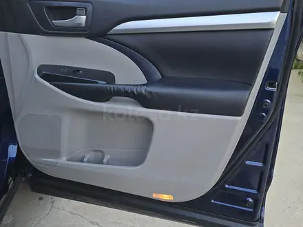 Toyota Highlander 2016 года за 12 000 000 тг. в Атырау – фото 16