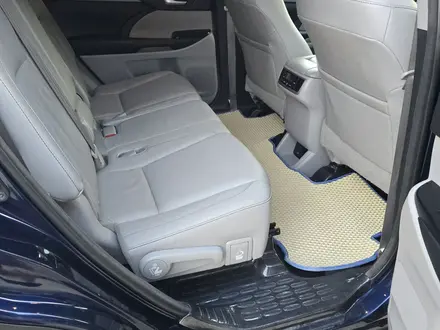 Toyota Highlander 2016 года за 12 000 000 тг. в Атырау – фото 17