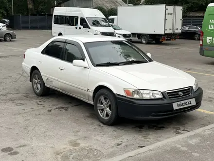 Toyota Camry 2000 года за 2 150 000 тг. в Алматы – фото 3