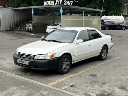 Toyota Camry 2000 года за 2 150 000 тг. в Алматы