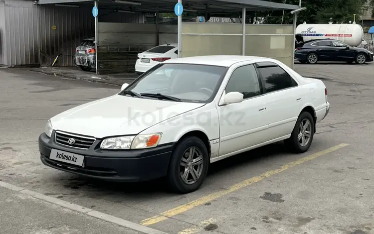 Toyota Camry 2000 года за 2 150 000 тг. в Алматы
