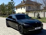 BMW 750 2009 года за 12 000 000 тг. в Алматы – фото 3