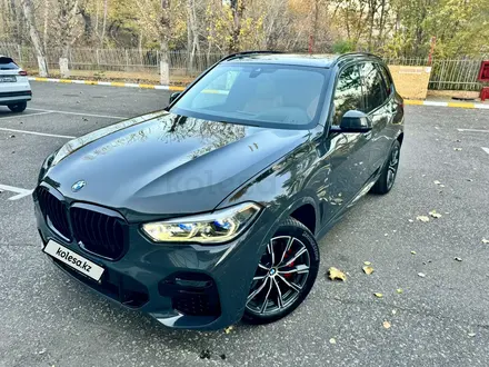 BMW X5 2021 года за 37 500 000 тг. в Караганда – фото 2