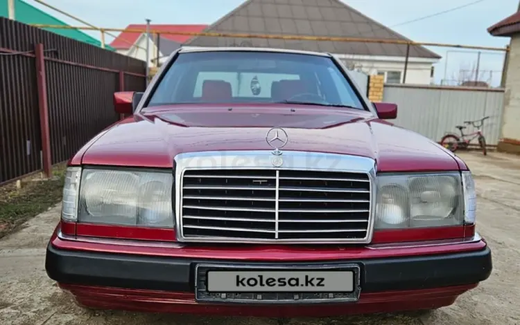Mercedes-Benz E 260 1992 года за 1 000 000 тг. в Уральск