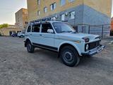 ВАЗ (Lada) Lada 2131 (5-ти дверный) 2000 годаүшін1 500 000 тг. в Уральск
