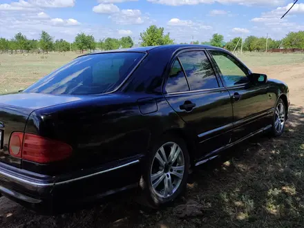 Mercedes-Benz E 280 1996 года за 2 700 000 тг. в Уральск – фото 6