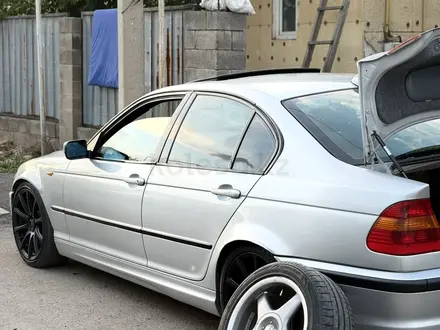 BMW 330 2004 года за 5 500 000 тг. в Алматы – фото 35