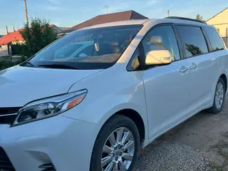 Toyota Sienna, 2015
