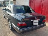 Mercedes-Benz E 280 1994 года за 2 200 000 тг. в Шолаккорган – фото 3