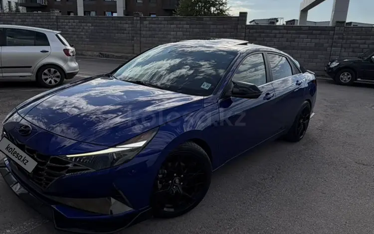 Hyundai Elantra 2022 года за 9 800 000 тг. в Алматы