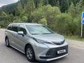 Toyota Sienna 2022 года за 19 000 000 тг. в Алматы – фото 2