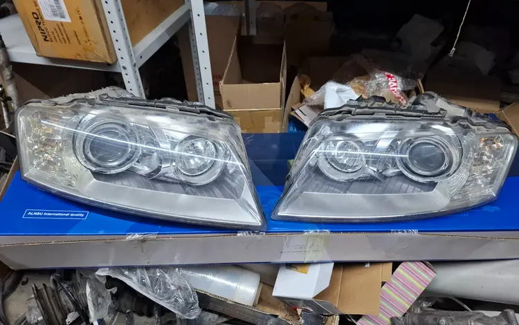 Фары в сборе Audi A8 D3 телевизор за 200 000 тг. в Алматы