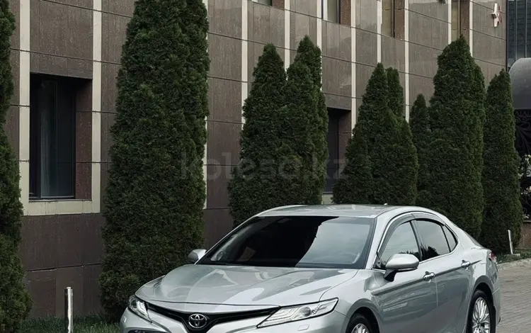 Toyota Camry 2018 годаfor13 700 000 тг. в Алматы