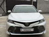 Toyota Camry 2018 года за 14 000 000 тг. в Алматы