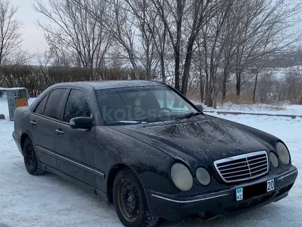 Mercedes-Benz E 240 1999 года за 3 400 000 тг. в Жезказган – фото 5