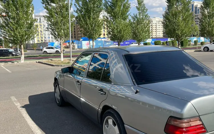 Mercedes-Benz E 320 1993 годаүшін2 000 000 тг. в Астана