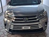 Toyota Highlander 2018 года за 14 000 000 тг. в Алматы