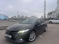 Toyota Camry 2020 года за 14 250 000 тг. в Астана – фото 25