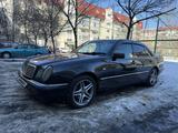 Mercedes-Benz E 320 1996 года за 3 500 000 тг. в Алматы