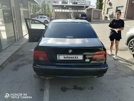 BMW 523 1998 года за 2 000 000 тг. в Рудный – фото 2