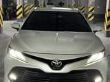 Toyota Camry 2018 года за 13 500 000 тг. в Алматы