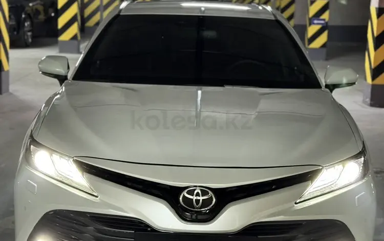 Toyota Camry 2018 года за 13 500 000 тг. в Алматы