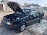 Volkswagen Passat 1992 годаfor1 600 000 тг. в Тараз