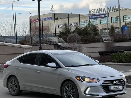 Hyundai Elantra 2018 года за 7 700 000 тг. в Астана – фото 2