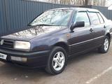 Volkswagen Vento 1994 года за 2 100 000 тг. в Караганда – фото 2