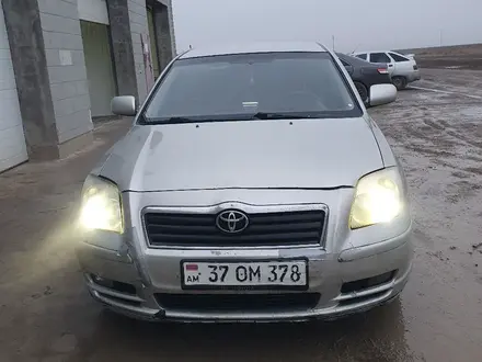 Toyota Avensis 2004 года за 2 700 000 тг. в Атырау – фото 2