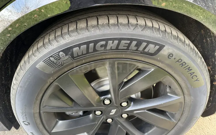 Комплект шин 4 шт. Б/у износ 2% Michelin Primacy R20үшін540 000 тг. в Алматы