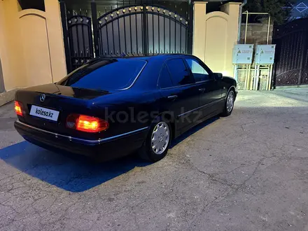 Mercedes-Benz E 430 1998 года за 4 900 000 тг. в Тараз – фото 14