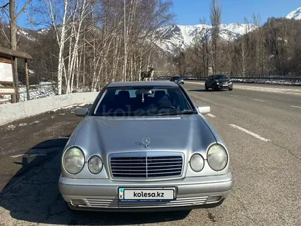Mercedes-Benz E 320 1998 года за 3 700 000 тг. в Алматы
