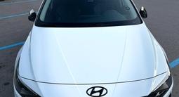 Hyundai Elantra 2022 года за 9 999 999 тг. в Астана – фото 2