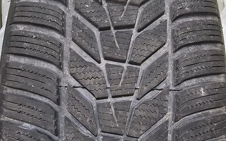 Резина зимняя Hankook Winter Evo 3 за 190 000 тг. в Костанай