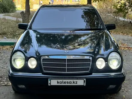 Mercedes-Benz E 320 1996 года за 2 650 000 тг. в Караганда – фото 16