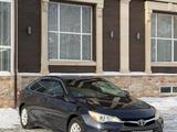 Toyota Camry 2016 годаfor8 500 000 тг. в Актобе