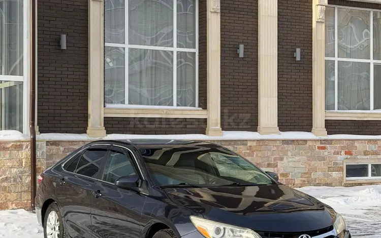 Toyota Camry 2016 годаfor8 500 000 тг. в Актобе