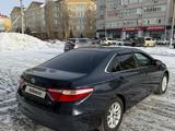 Toyota Camry 2016 годаfor8 500 000 тг. в Актобе – фото 5