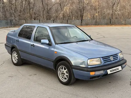 Volkswagen Vento 1993 года за 1 200 000 тг. в Караганда – фото 3