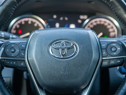 Toyota Camry Prestige 2023 года за 15 790 000 тг. в Алматы – фото 17