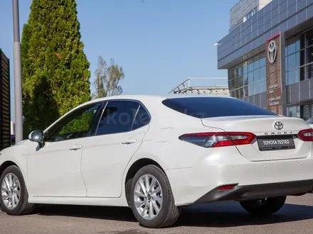 Toyota Camry Prestige 2023 года за 15 790 000 тг. в Алматы – фото 3