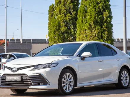 Toyota Camry Prestige 2023 года за 15 790 000 тг. в Алматы – фото 2