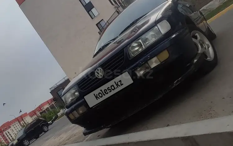Volkswagen Passat 1994 годаүшін1 200 000 тг. в Атырау