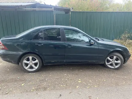 Mercedes-Benz C 180 2002 года за 2 500 000 тг. в Есик – фото 9