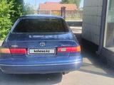 Toyota Camry 1998 года за 2 500 000 тг. в Талдыкорган – фото 2