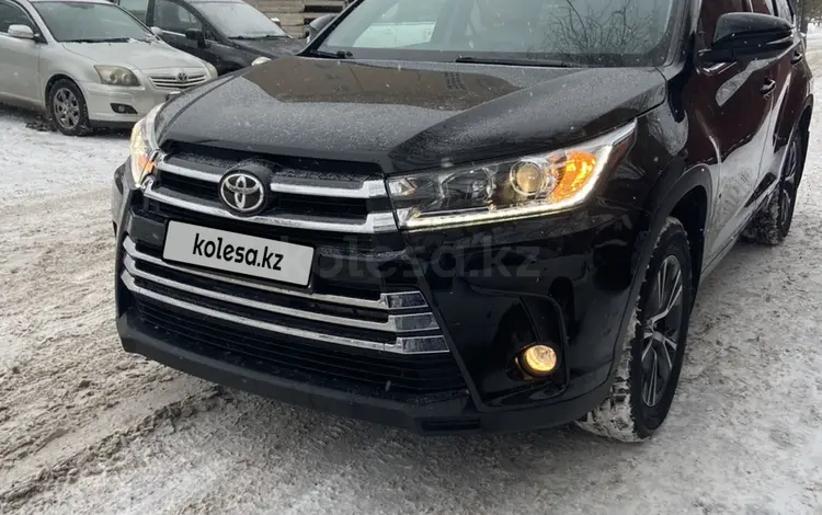 Toyota Highlander 2016 годаfor17 500 000 тг. в Астана